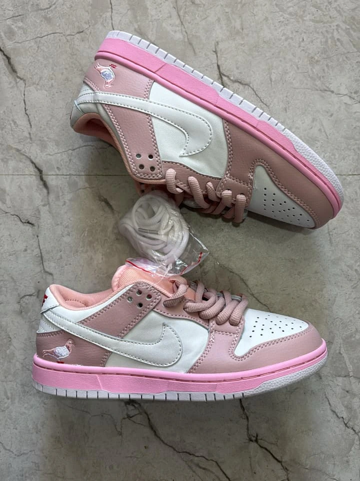 Nike SB dunk pigeon  (View 2)